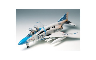 1/32 McDonnell Douglas F-4J Phantom II
