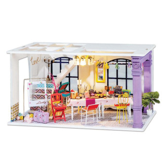 Wooden DIY House - Party Time