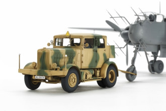1/48 Heavy Tractor SS-100