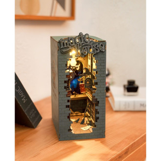 DIY Book Nook - Magic House